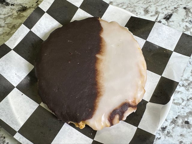 Black N White Cookie